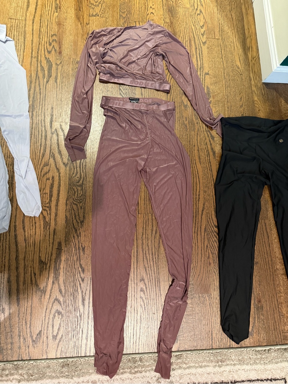 High-Rise Mauve Stretch Leggings — Sleek Everyday Fit